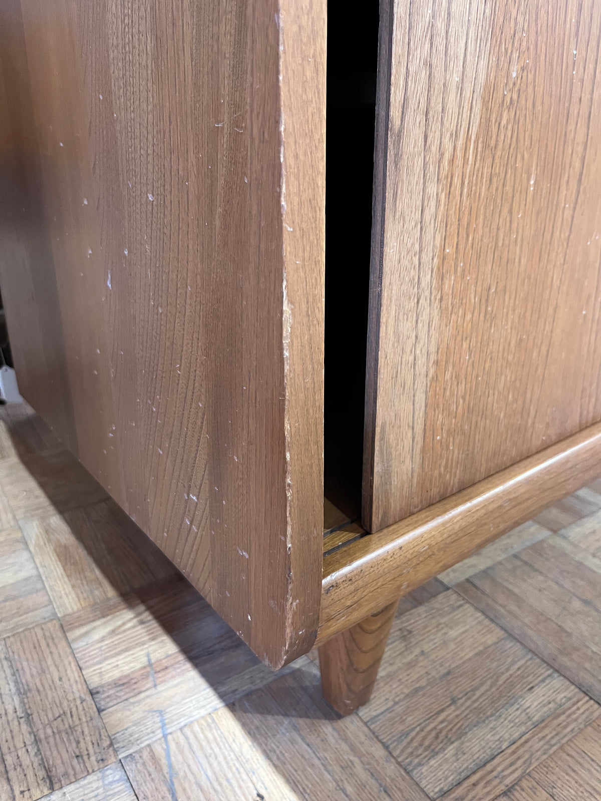 Krug Solid Wood Elm MCM Hutch