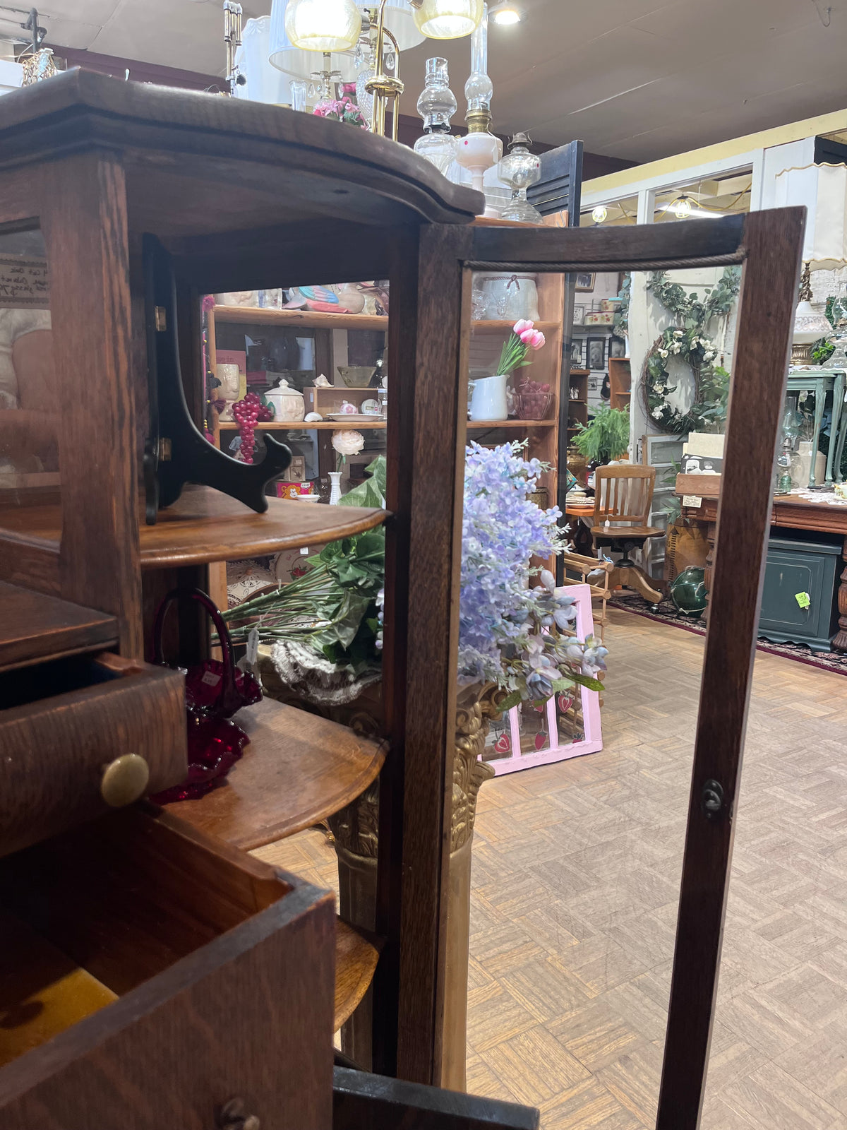 Antique 1/4 Cut Oak Cabinet with Curved Glass & Brass Hardware